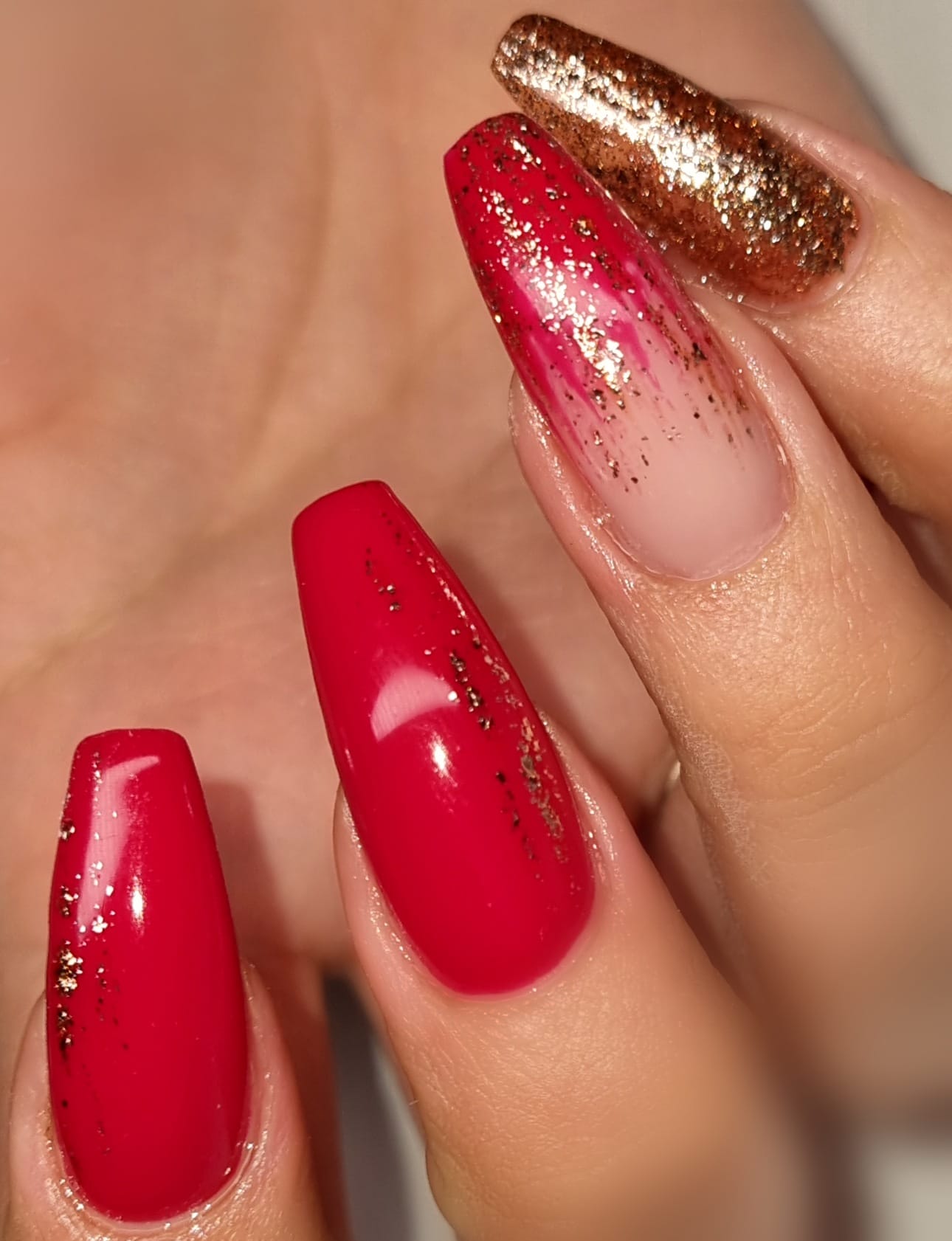 Nageldesign & -pflege