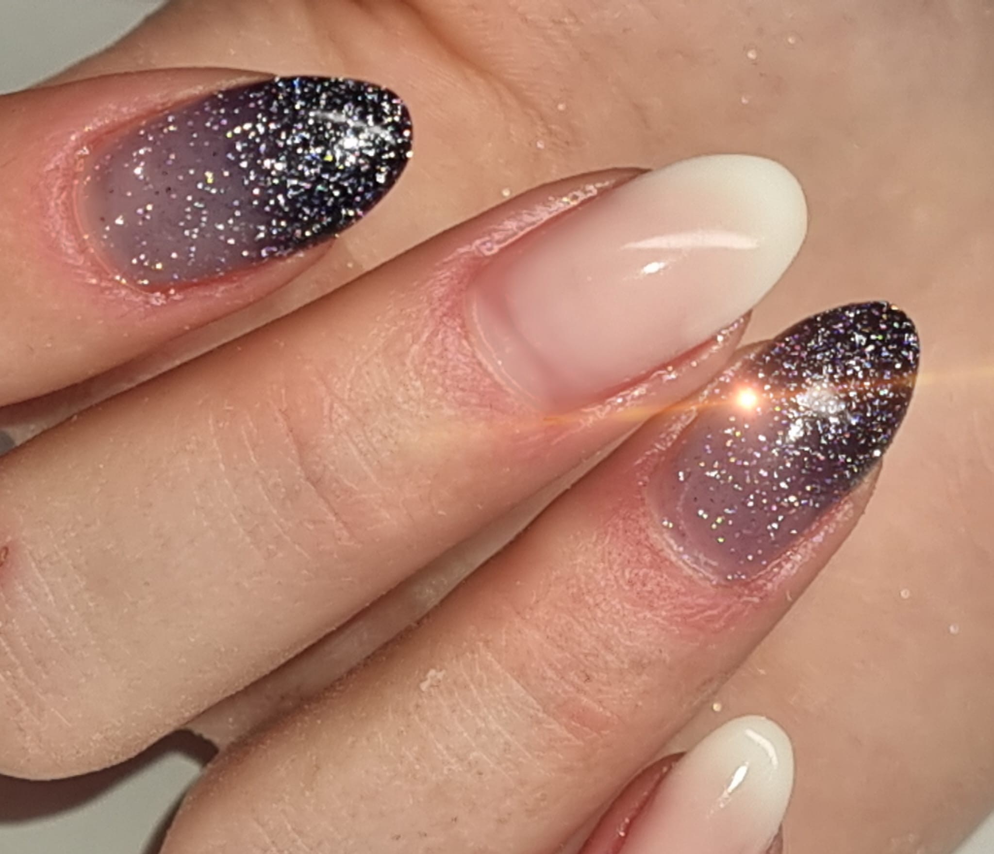 Nageldesign & -pflege