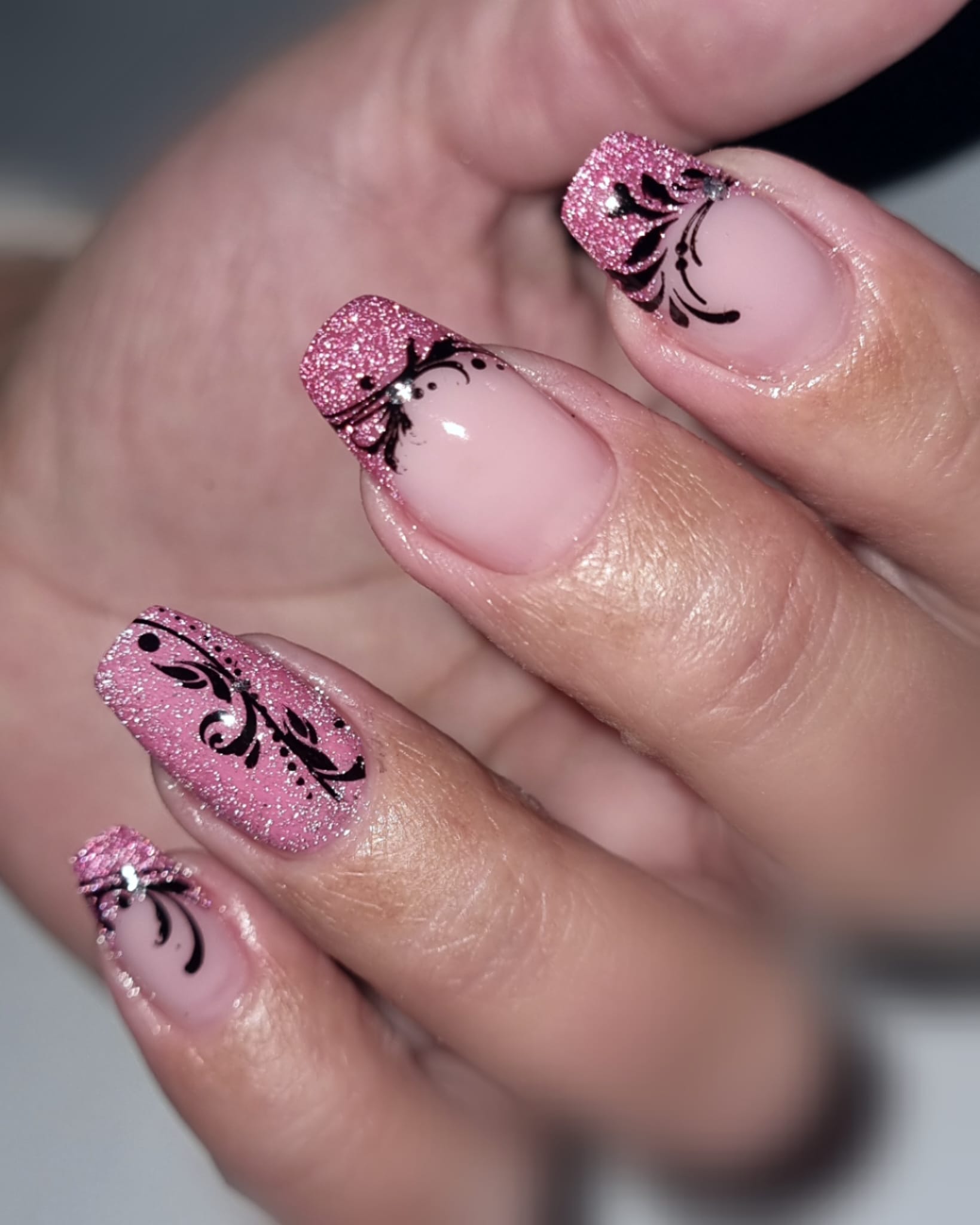 Nageldesign & -pflege